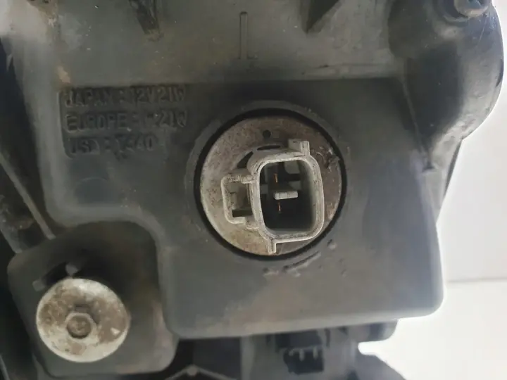 Suzuki Liana PRZEDNIA LAMPA PRAWA przód EUROPA