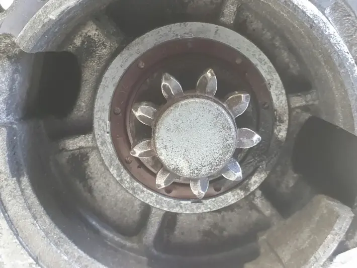 VW Passat B5 1.9 TDI ROZRUSZNIK 068911024H bosch