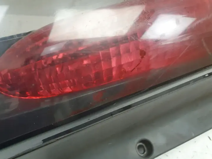 Renault Trafic II Vivaro A Primastar TYLNA LAMPA PRAWA prawy tył pasażera