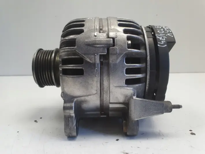 VW Golf V 1.9 TDI ALTERNATOR bosch 06F903023F 140A