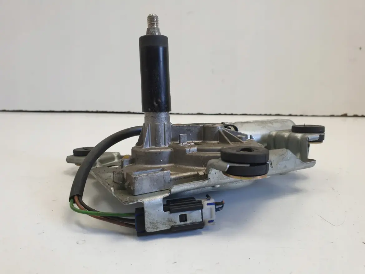 Mitsubishi Carisma SILNICZEK TYLNEJ WYCIERACZKI 0390206517