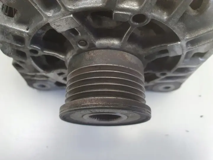 Renault Trafic II 1.9 DCI ALTERNATOR valeo 8200538815