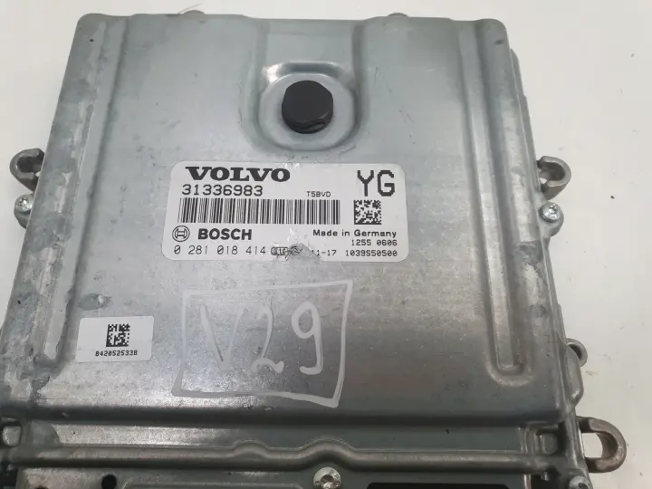 Volvo S60 II V40 II 2.0 D3 STEROWNIK SILNIKA komputer 31336983 0281018414