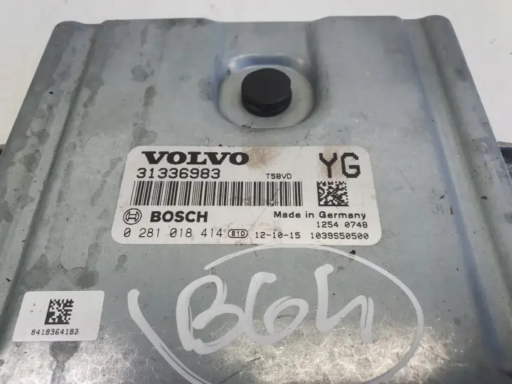 Volvo V40 II 2.0 D3 STEROWNIK SILNIKA komputer 31336983 0281018414