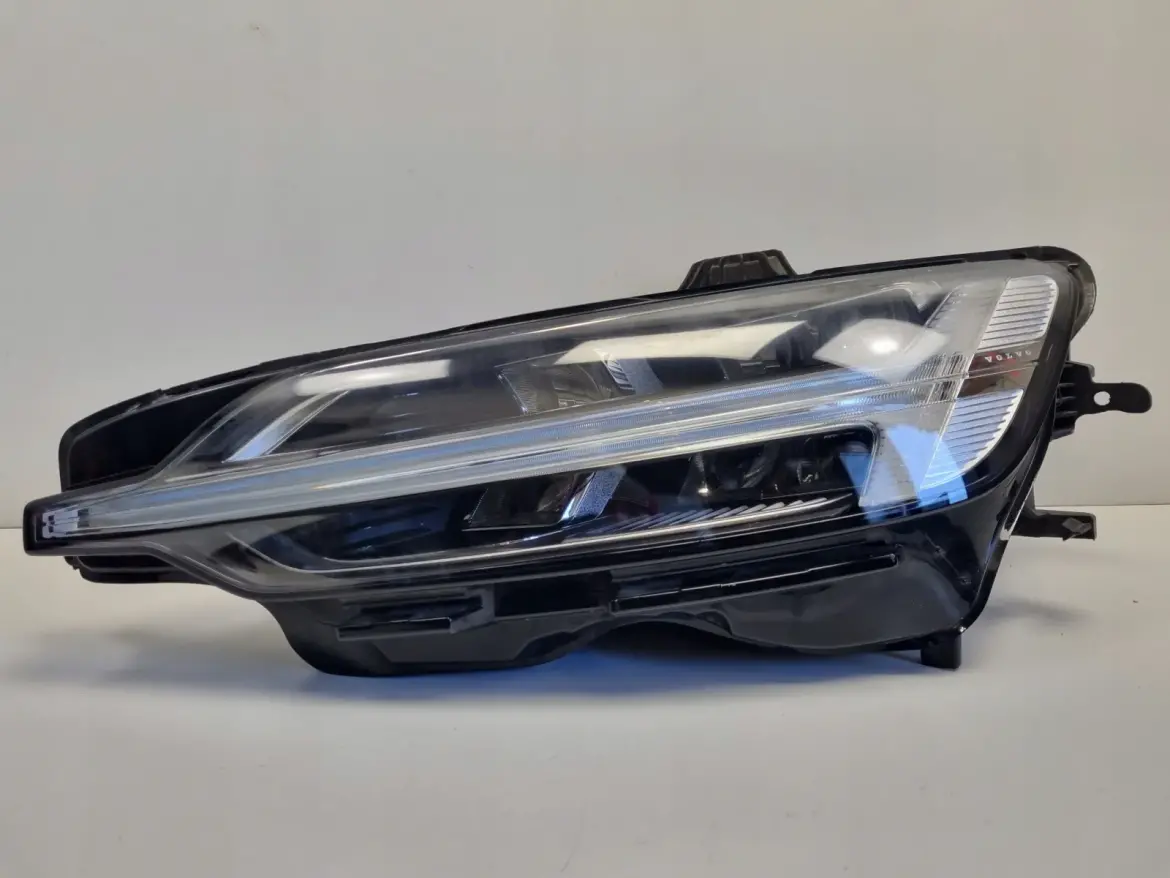 Volvo V60 II S60 III PRZEDNIA LAMPA LEWA LEWY PRZÓD full led 32347004