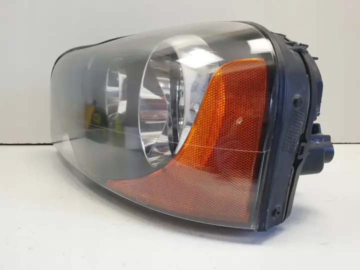 Volvo XC90 PRZEDNIA LAMPA LEWA lewy przód 30744009