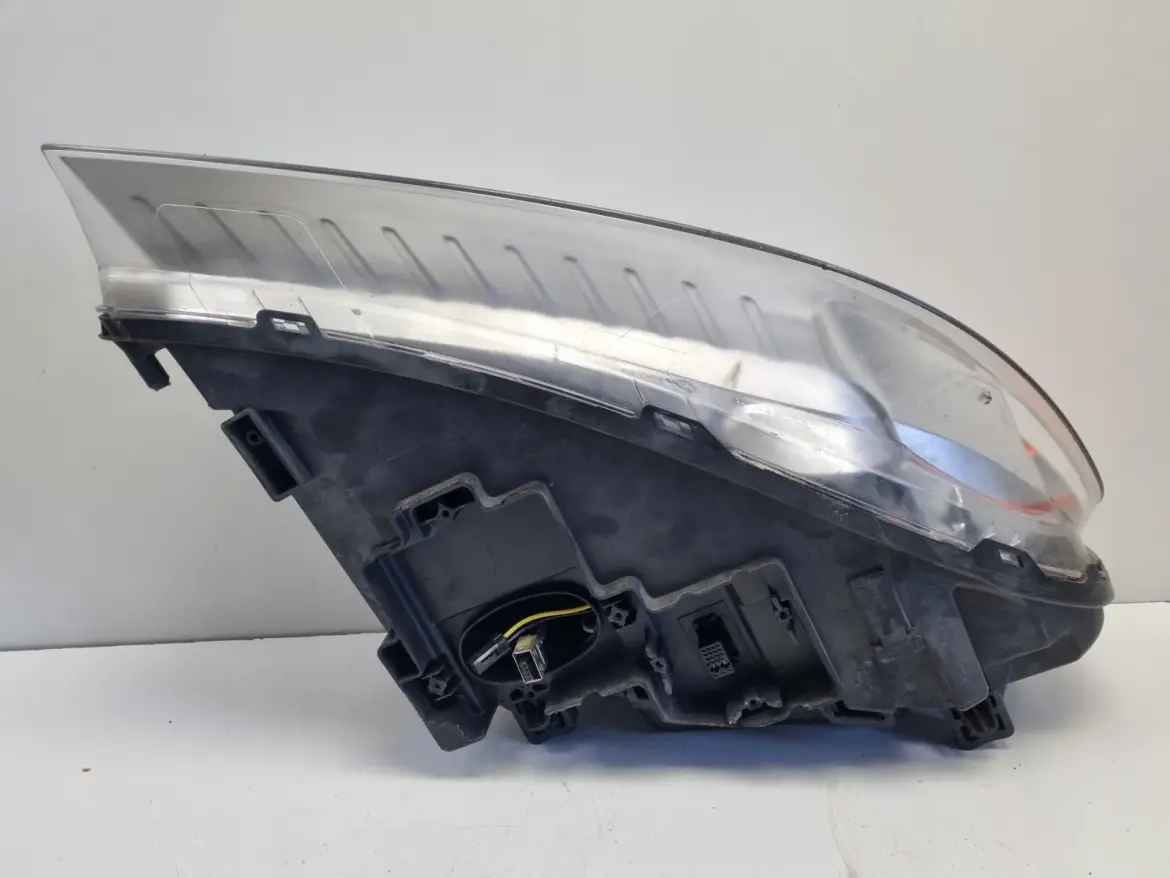 Volvo V70 XC70 III S80 II PRZEDNIA LAMPA LEWA lewy przód XENON 31353532