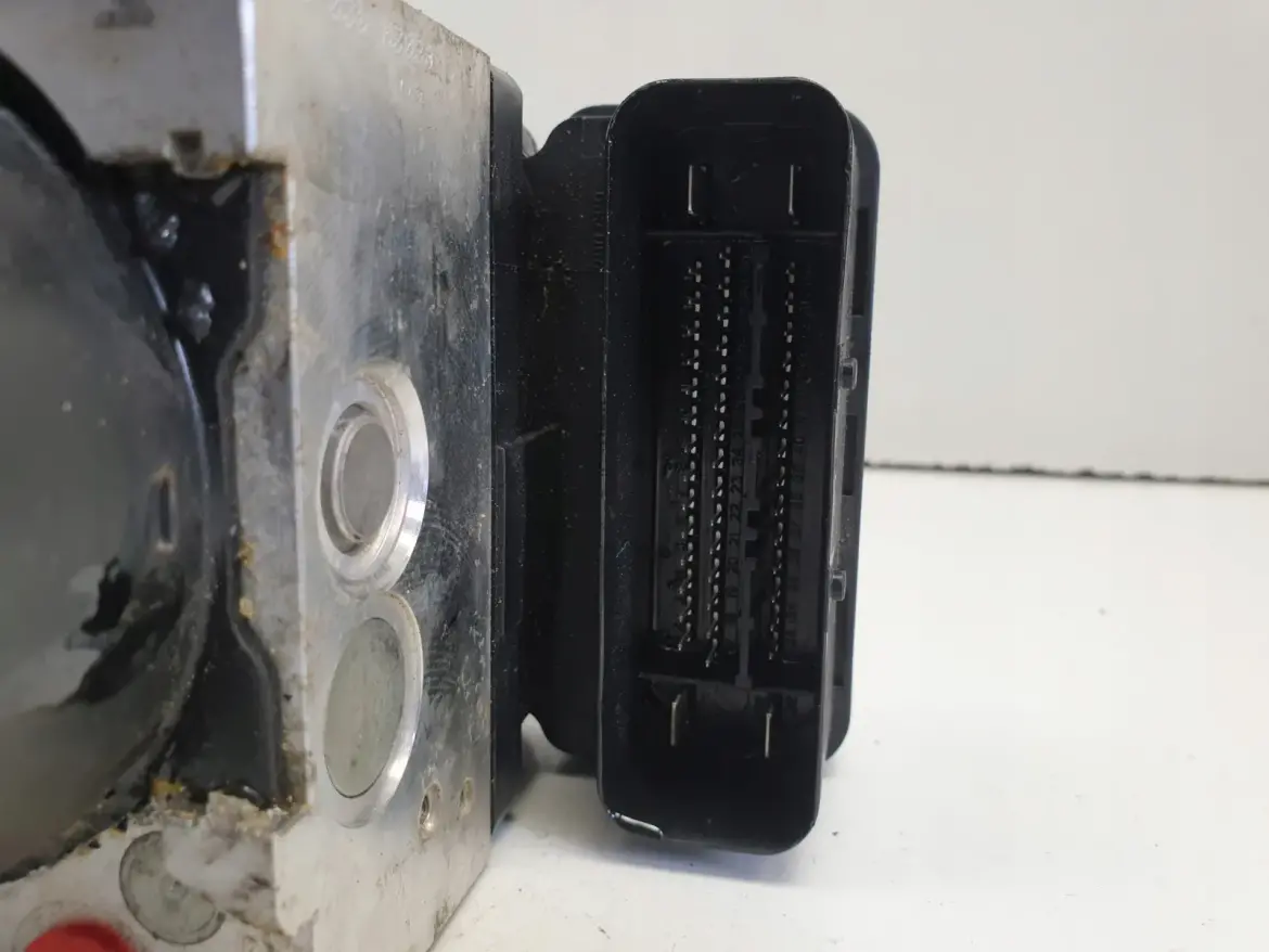 Volvo V60 S60 II POMPA ABS Sterownik 31329137