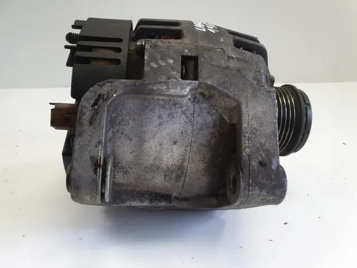 Renault Laguna I 1.9 DTI ALTERNATOR 8200054588 valeo 120A