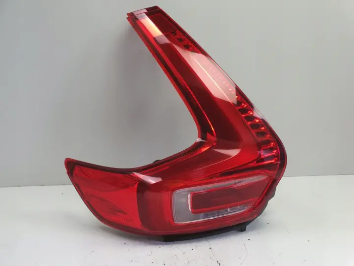 Volvo XC40 TYLNA LAMPA LEWA lewy tył kierowcy Europa 31446790