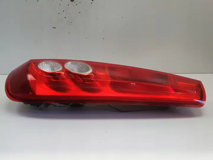 Ford Fiesta 6 MK6 lift 3D 02-08r TYLNA LAMPA LEWA lewy tył 6S61-13404-B