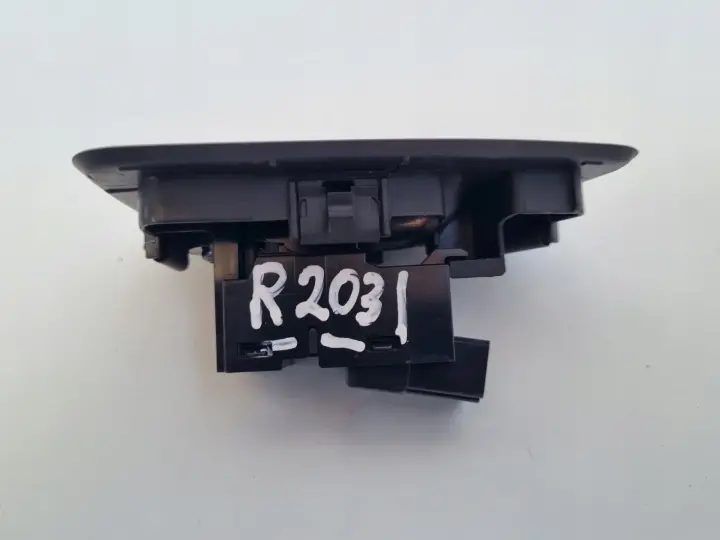 Volvo S90 II V60 II S60 III XC60 II PRAWY PANEL SZYB 31376458