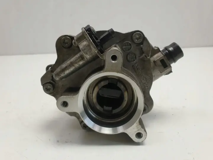 BMW X5 E70 3.0 T POMPA VACUM wakum 7575325