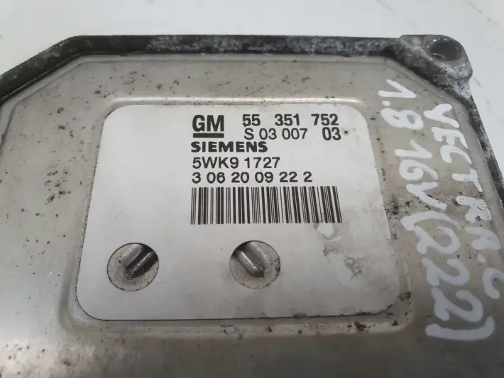 Opel Vectra C 1.8 16V STEROWNIK SILNIKA komputer 55351752