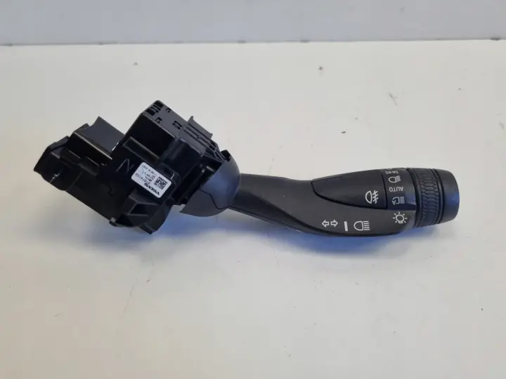 Volvo XC90 II XC60 II MANETKA KIERUNKOWSKAZÓW Przełącznik świateł 31674102