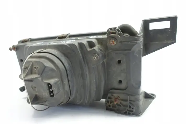 Volvo 740 760 PRZEDNIA LAMPA prawa EUROPA 3 piny