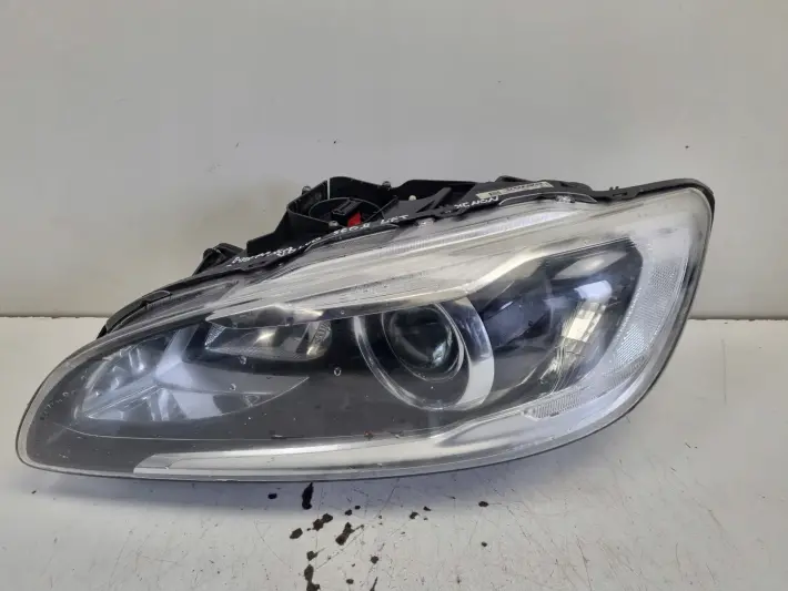 Volvo S60 II V60 LIFT PRZEDNIA LAMPA LEWA lewy przód XENON skrętna 31420261