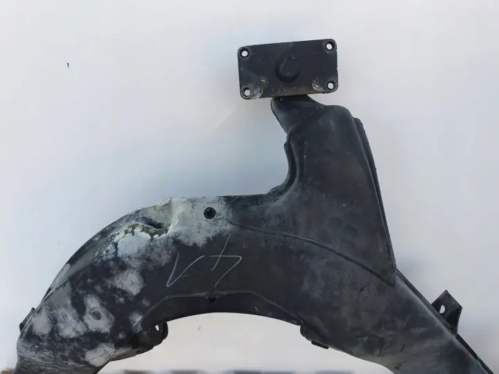 Mercedes W126 SEC BELKA TYLNEGO ZAWIESZENIA Tył