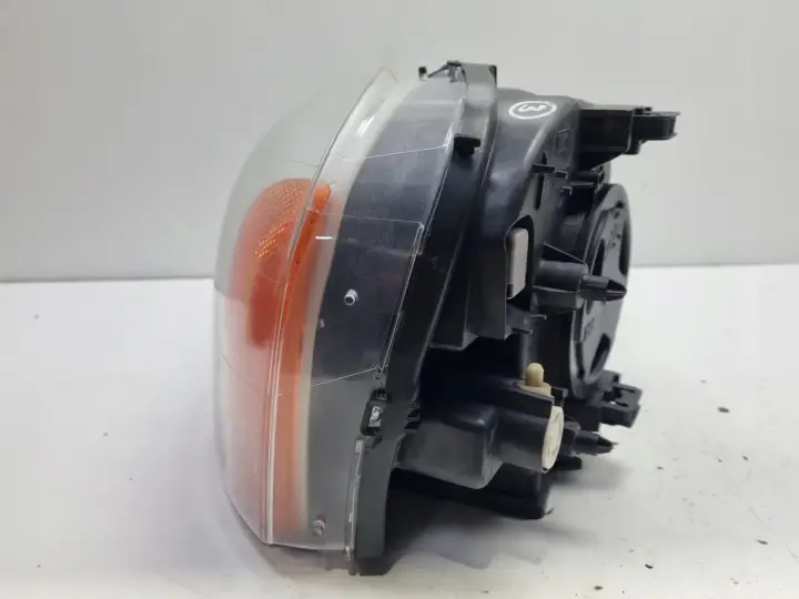 Volvo XC90 02-06r PRZEDNIA LAMPA LEWA lewy przód XENON EUROPA 30698813