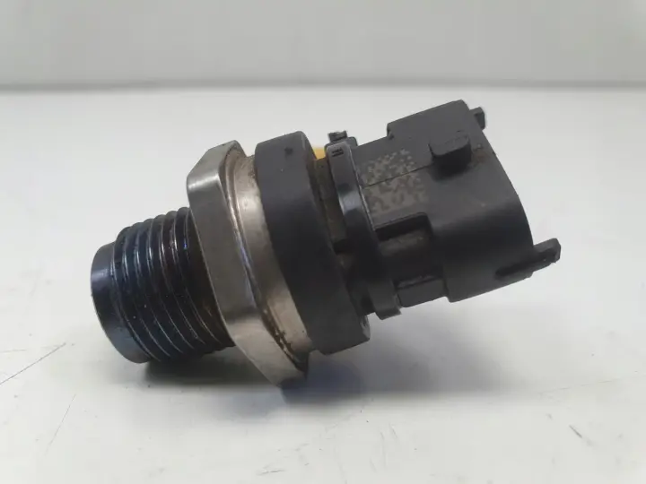 Opel Vectra C Signum 1.9 CDTI CZUJNIK PALIWA zawór 0281002706