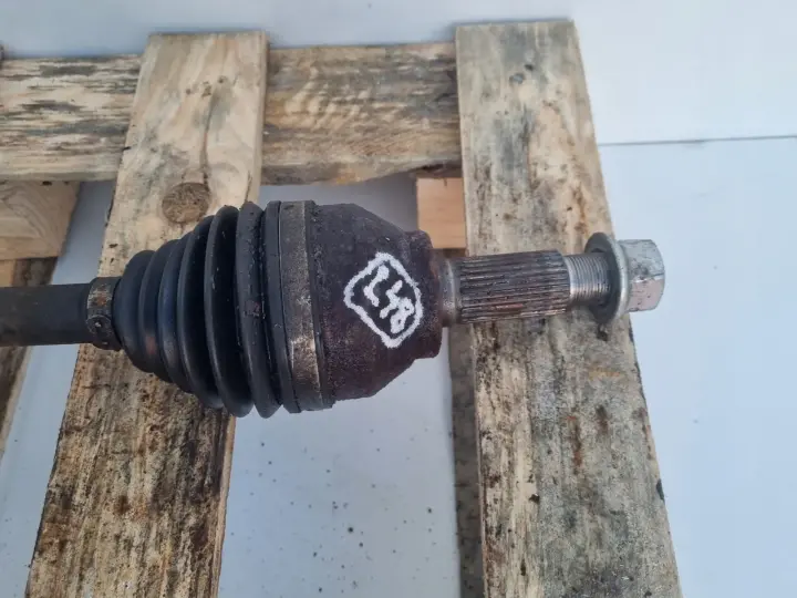 Nissan Juke 1.6 T turbo LEWA PRZEDNIA PÓŁOŚ półośka lewy przód Automat