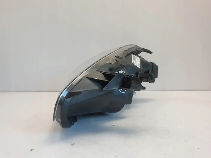 Toyota Aygo PRZEDNIA LAMPA PRAWA prawy przód EUROP