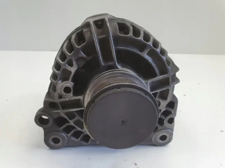 Audi TT 1.8 T ALTERNATOR bosch 028903028E 120A