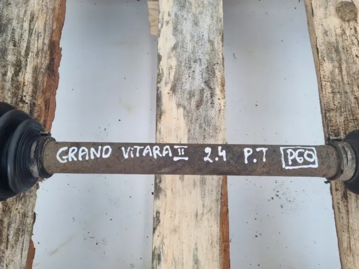Suzuki Grand Vitara II 2.4 16V PRAWA TYLNA PÓŁOŚ półośka tył Manual