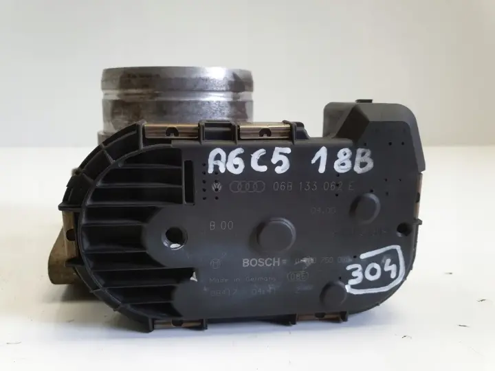 Audi A6 C5 Passat B5 1.8 20V PRZEPUSTNICA 06B133062E