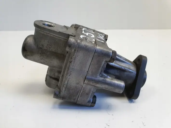 Audi A6 C4 2.5 TDI POMPA WSPOMAGANIA 048145155F