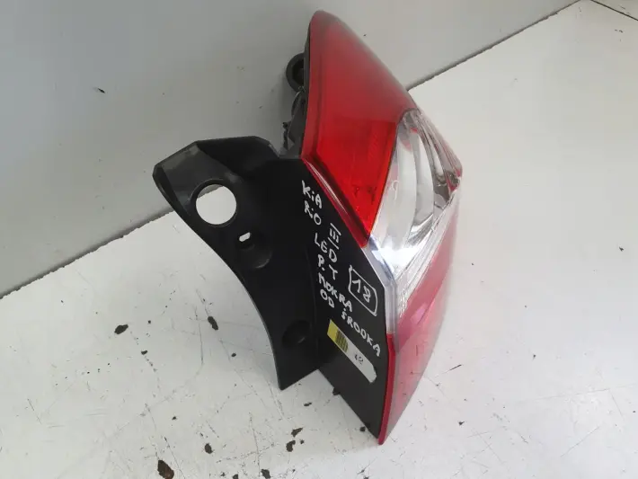Kia Rio III 11-17r TYLNA TYLNIA LAMPA LED PRAWA PRAWY TYŁ