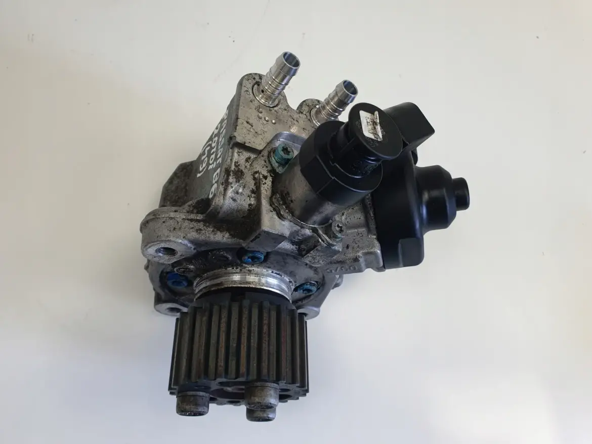 VW Passat B6 2.0 TDI POMPA WTRYSKOWA paliwa 0445010507