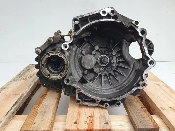 VW Bora 1.6 16V SKRZYNIA BIEGÓW DUW manualna MANUAL