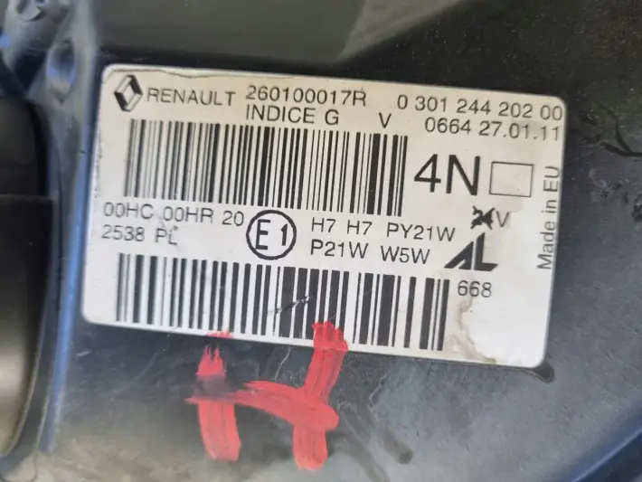 Renault Megane III 08-12r PRZEDNIA LAMPA PRAWA PRAWY PRZÓD 260100017R