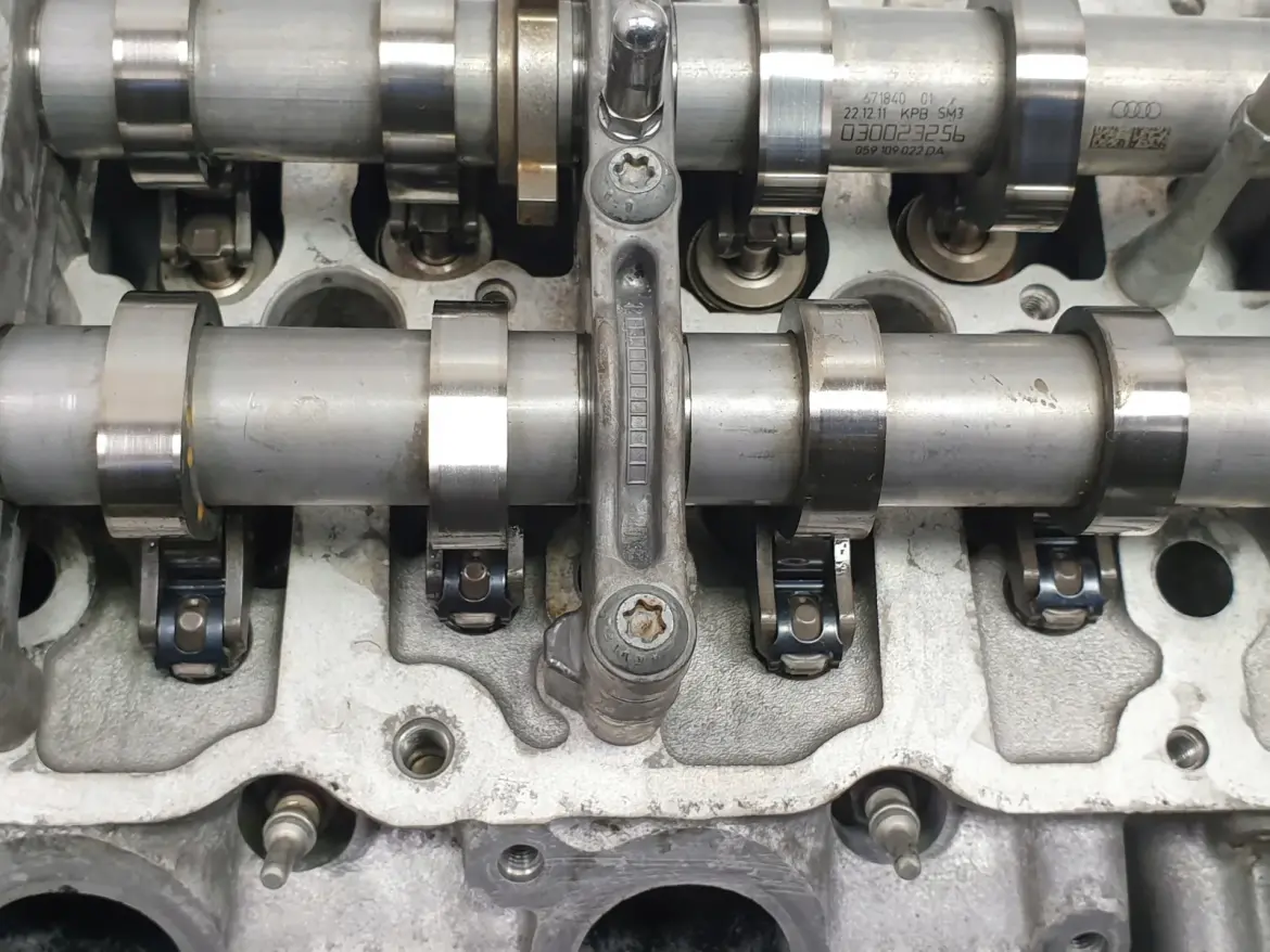 Audi A6 C7 3.0 TDI V6 GŁOWICA CYLINDRÓW 059354DS