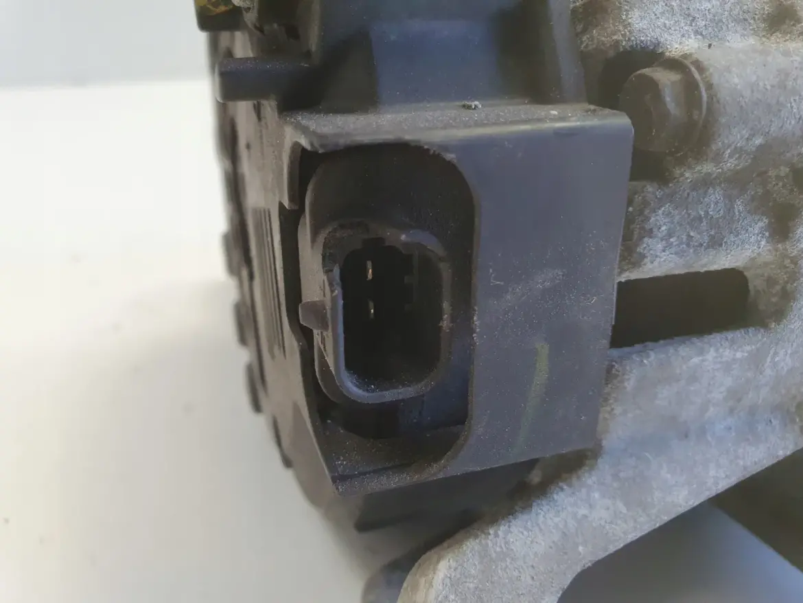 Opel Mokka A 1.4 T turbo ALTERNATOR 13577154 130A