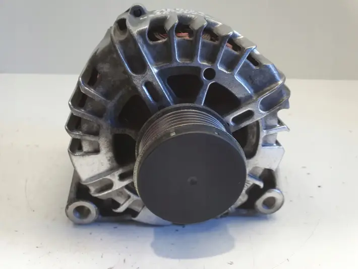 Peugeot Expert II 2.0 HDI ALTERNATOR 9665617780 valeo