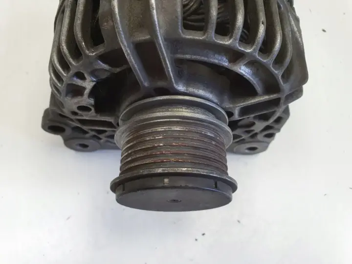 Audi TT 1.8 T ALTERNATOR bosch 028903028E 120A