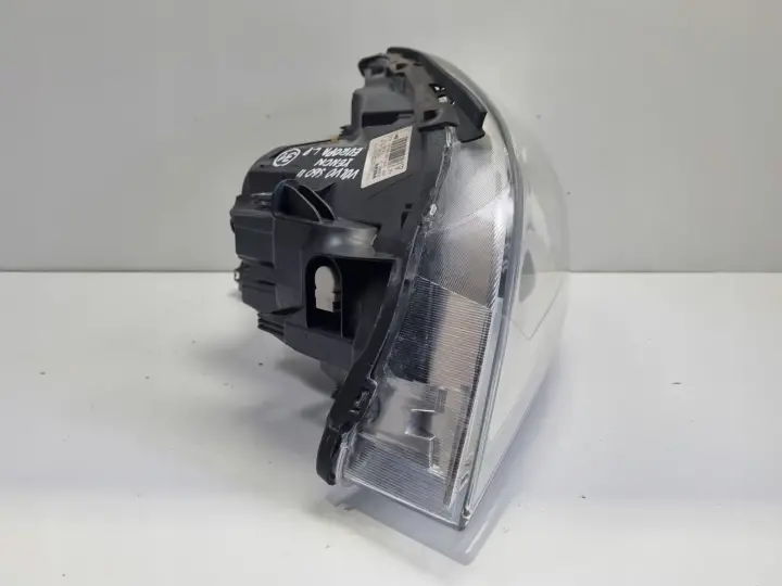 Volvo V60 S60 II PRZEDNIA LAMPA LEWA lewy przód XENON 31299990