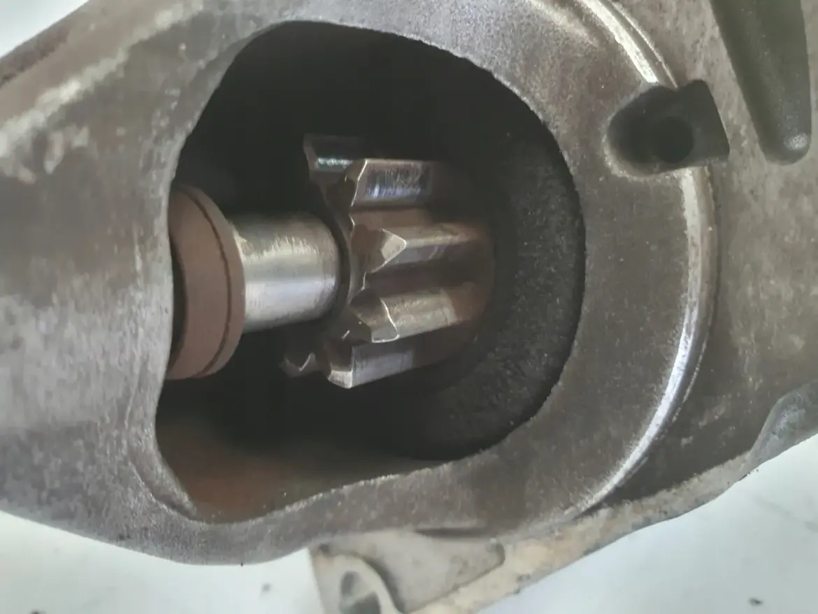 Opel Corsa D 1.4 16V ROZRUSZNIK bosch 0001107522