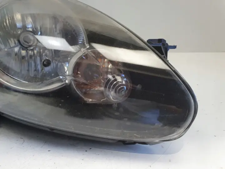 Toyota Aygo I 05-14 PRZEDNIA LAMPA PRAWA prawy przód anglik 89530381