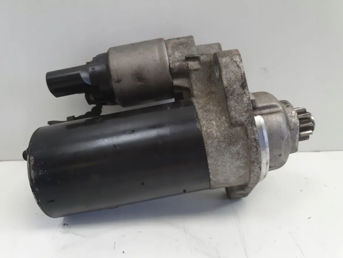 VW Golf V 2.0 SDI ROZRUSZNIK Bosch 0001123018