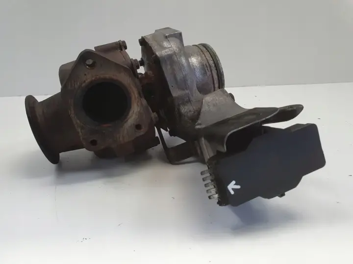 BMW E87 E90 2.0 D N47 TURBOSPRĘŻARKA turbo