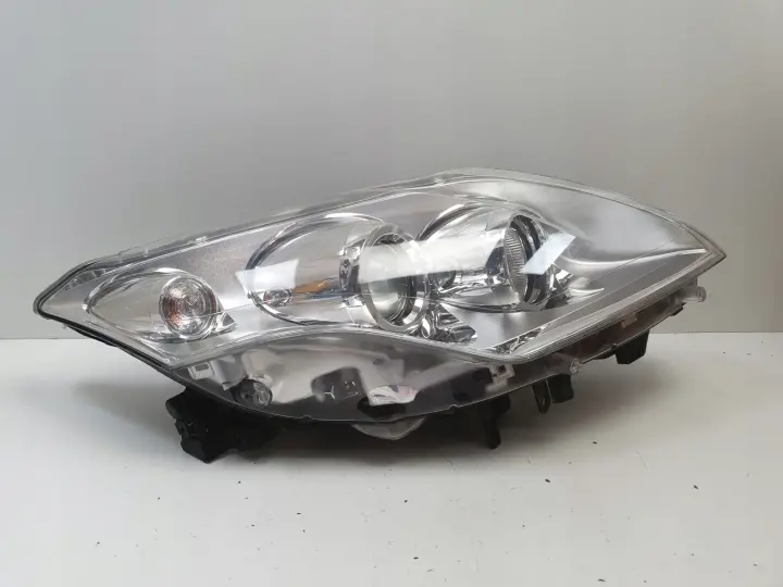 Renault Laguna III 07-10r PRZEDNIA LAMPA PRAWA prawy przód 260100033R