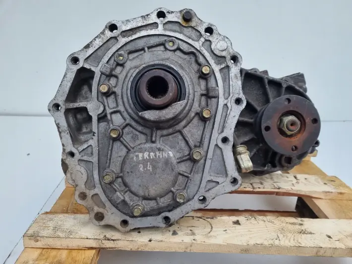 Nissan Terrano 2.4 REDUKTOR SKRZYNI BIEGÓW manualnej MANUAL
