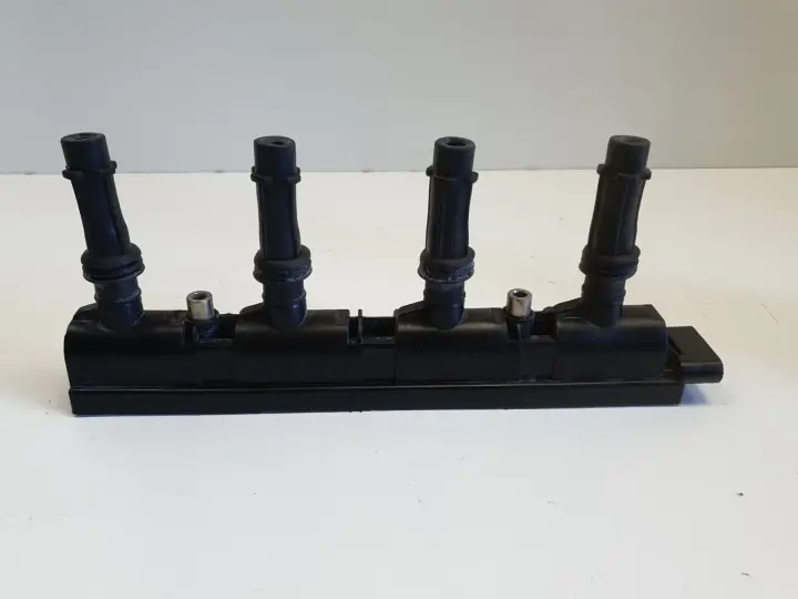 Opel Corsa D 1.2 16V CEWKA ZAPŁONOWA A12XER