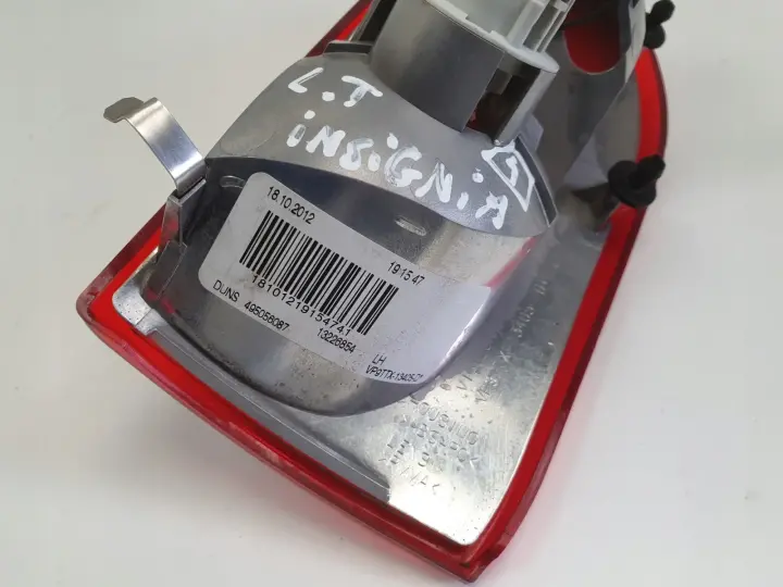 Opel Insignia A kombi TYLNIA TYLNA LAMPA LEWA lewy tył w klape 13226854