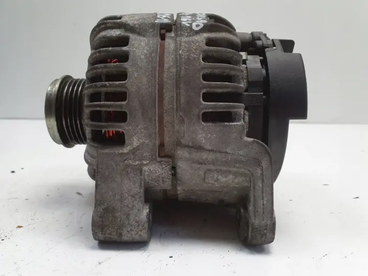 Opel Corsa D 1.4 16V ALTERNATOR bosch 0124425087 120A