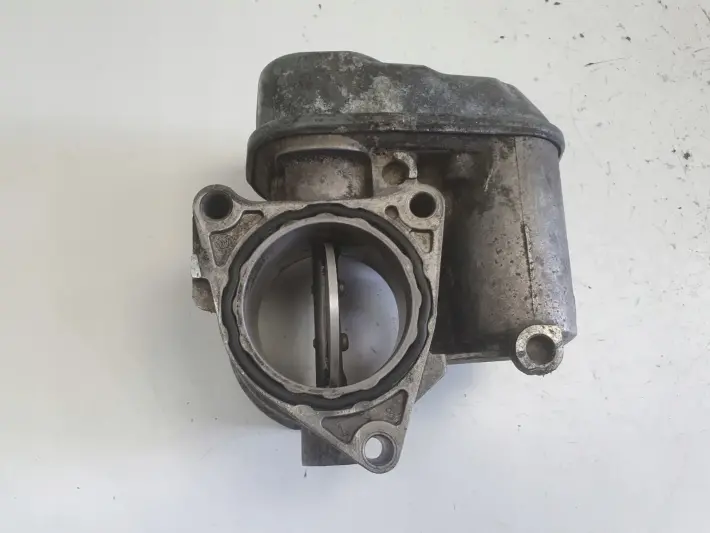 VW Passat B6 2.0 TDI PRZEPUSTNICA 03G128063B