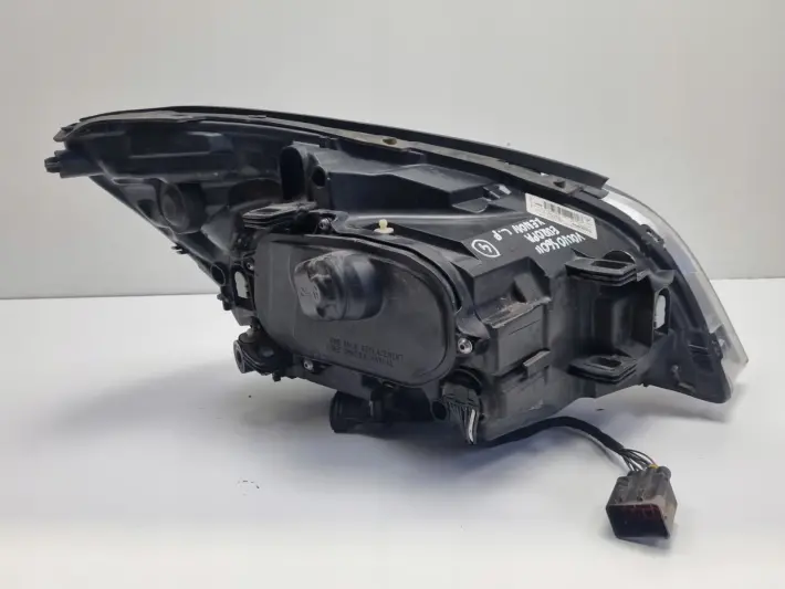 Volvo V60 S60 II PRZEDNIA LAMPA LEWA lewy przód XENON 31299990